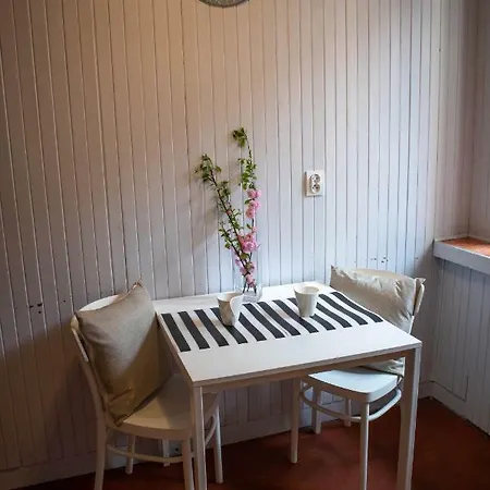 Warszawa, Centrum, Wiejska 15, Kamienica