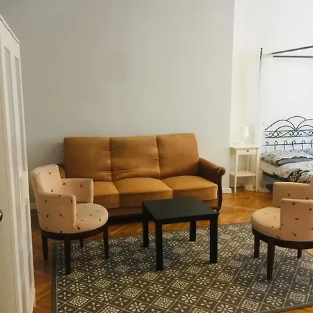 Warszawa, Centrum, Wiejska 15, Kamienica *