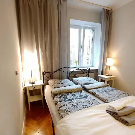 Warszawa, Centrum, Wiejska 15, Kamienica *