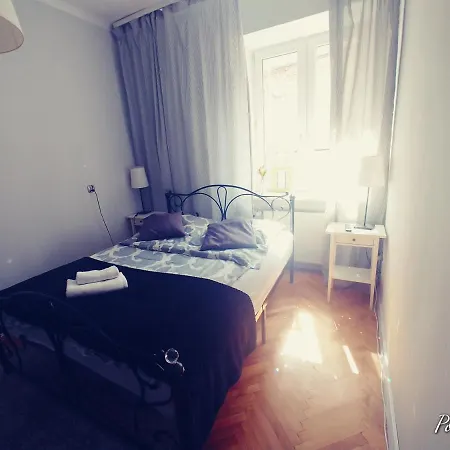 Warszawa, Centrum, Wiejska 15, Kamienica Habitación en casa particular