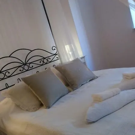 Warszawa, Centrum, Wiejska 15, Kamienica Habitación en casa particular *
