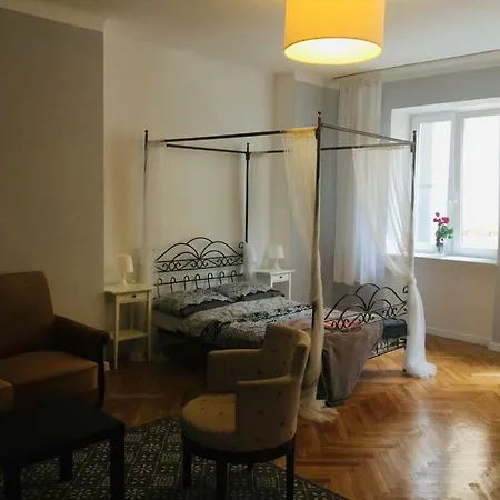 Проживание в семье Warszawa, Centrum, Wiejska 15, Kamienica Варшава