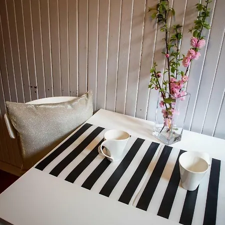 Warszawa, Centrum, Wiejska 15, Kamienica Warszawa